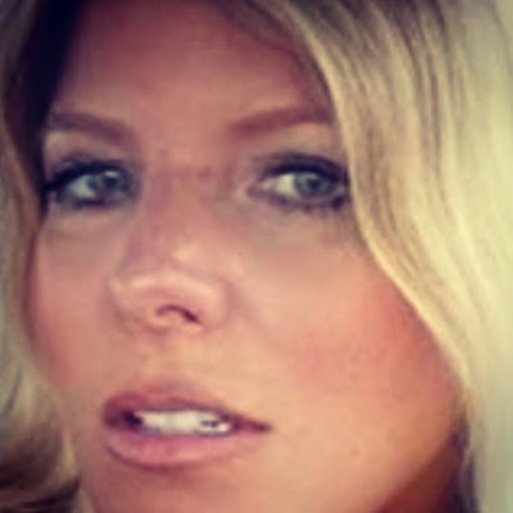 Meet your Posher, Sandy - Picture 1 of 1